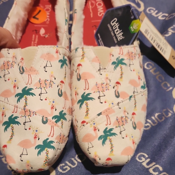 TOMS Women's Tropical Flamingo Slippers - Picture 14 of 15